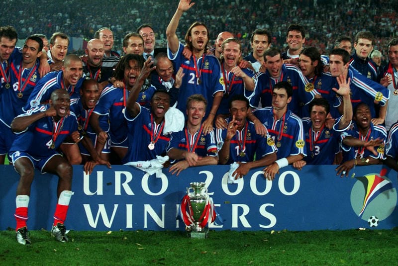 Dân cá độ phân tích kèo Euro và World Cup để đặt cược.
