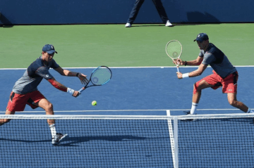 Cú đánh Passing Shot trong Tennis: Vũ khí kết liễu trước lưới