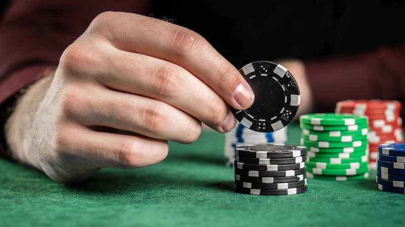 Xây dựng hình ảnh trước khi áp dụng bluff sẽ cho hiệu quả thắng poker cao