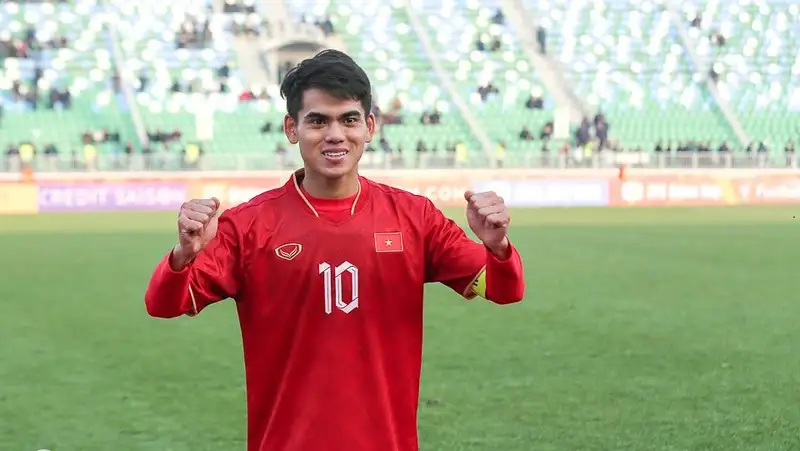 Tốc độ bên cánh tạo khác biệt cho Văn Khang