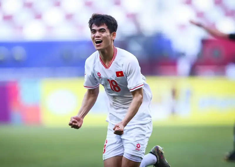 Sự xông xáo thể hiện rõ ở Khuất Văn Khang