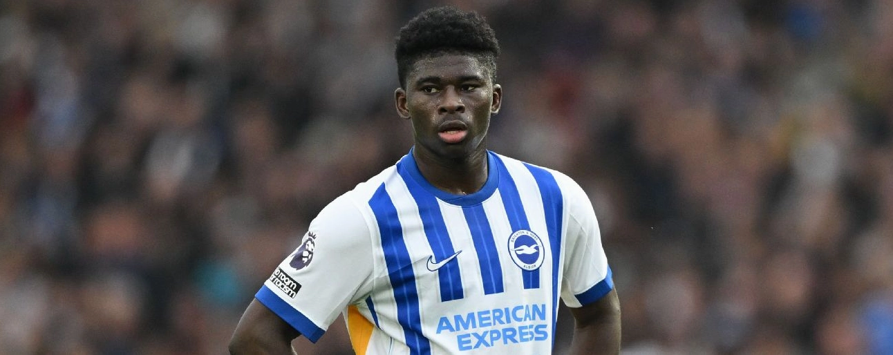 Chân dung tiền vệ Carlos Baleba