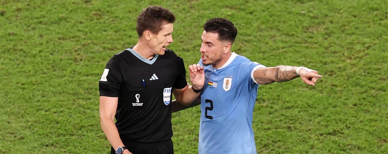 Sự cố của các cầu thủ Uruguay tại World Cup