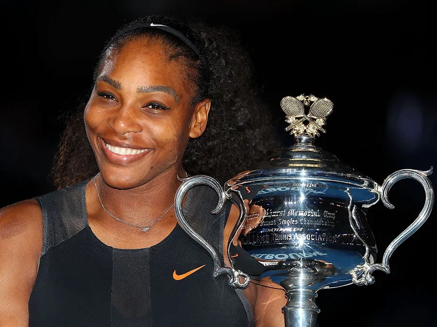 Serena Williams với cúp vô địch