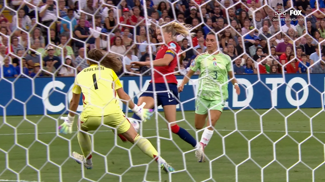 Ada Hegerberg ghi bàn gỡ hòa cho Na Uy