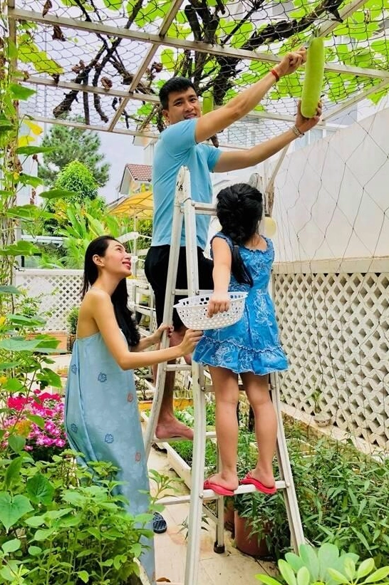 Lê Công Vinh tận hưởng những giây phút bình yên bên không gian sống sang trọng