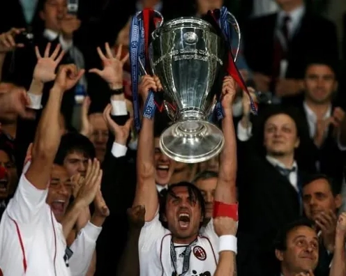 Maldini nâng cao cúp vô địch Champions League 2007