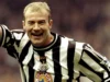 Tiền đạo Alan Shearer và hành trình của kỷ lục gia dội bom vĩ đại