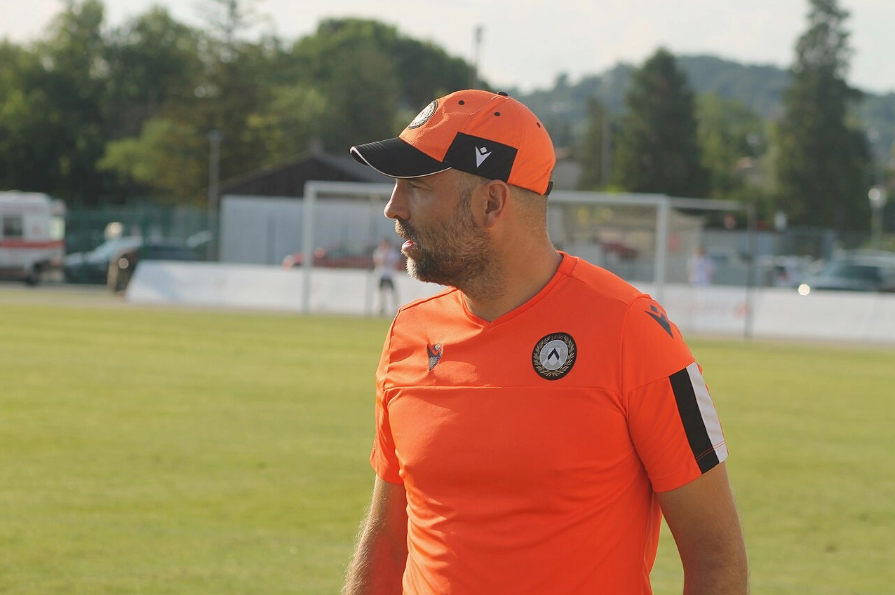 Igor Tudor chỉ đạo các cầu thủ trong buổi tập luyên